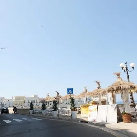 לינה וארוחת בוקר La Riviera