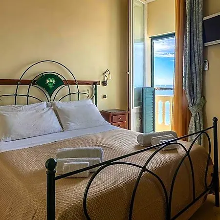 La Riviera Bed & Breakfast