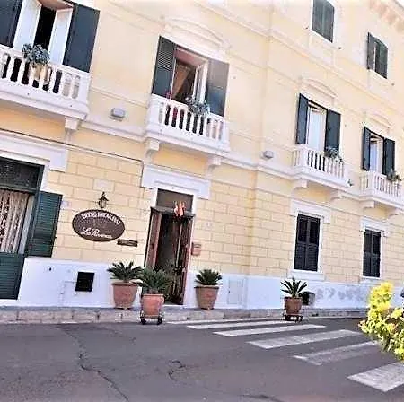 La Riviera Bed & Breakfast 3*