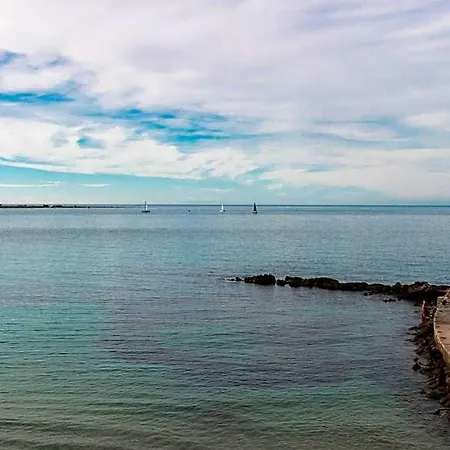 La Riviera