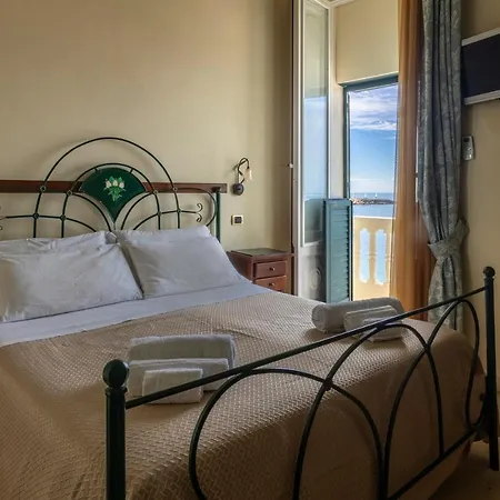 La Riviera 3*