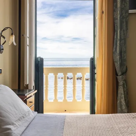 La Riviera 3*