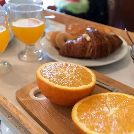 La Riviera Bed & Breakfast 3*