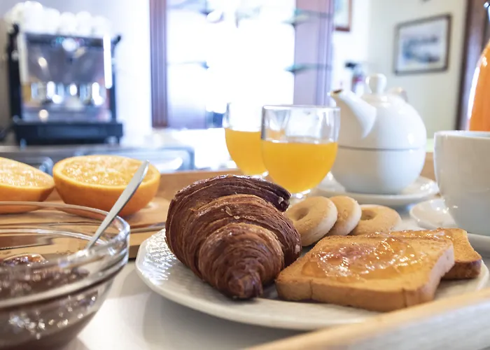 Bed & Breakfast La Riviera 3*